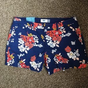 NWT Navy floral Old Navy shorts